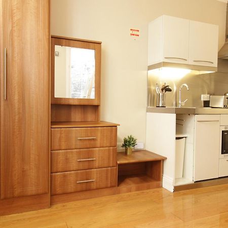 Queen Victoria Apartments Λονδίνο Δωμάτιο φωτογραφία